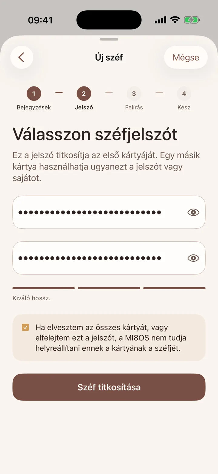 A MI8OS app iPhone-on, a széfjelszó beállítása