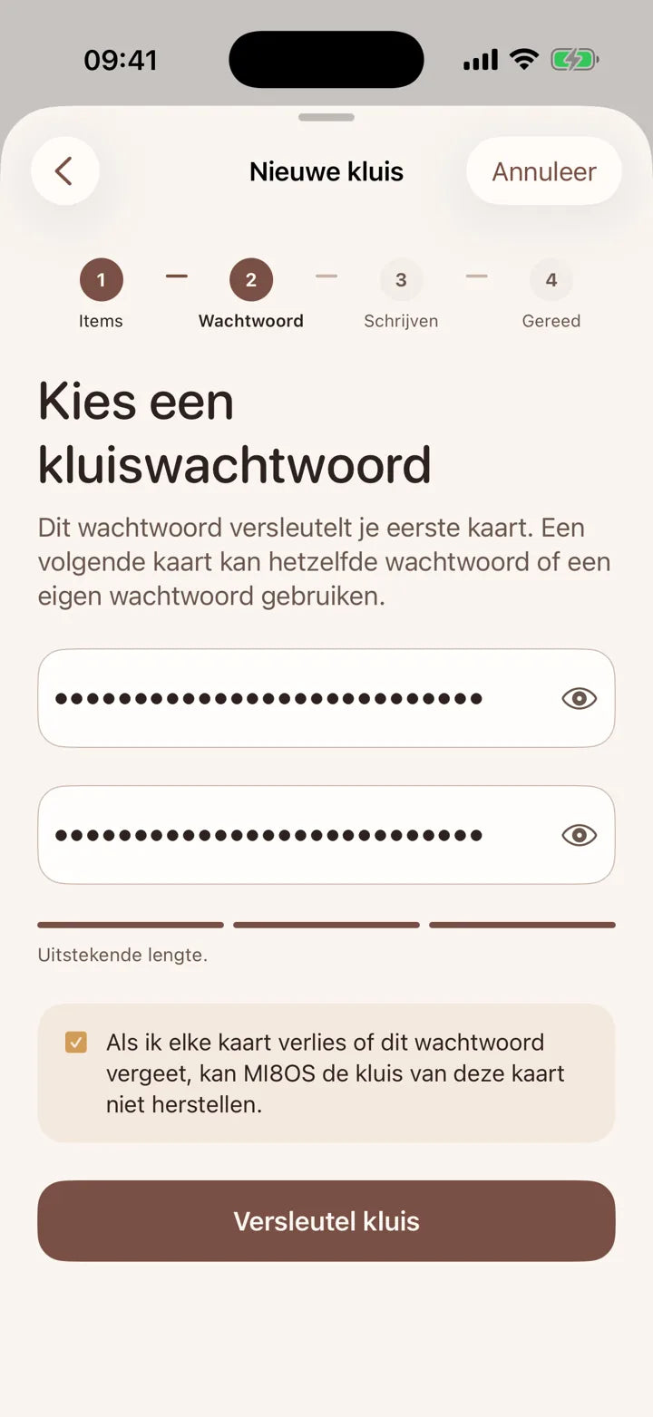 De MI8OS-app op iPhone, bij het instellen van het kluiswachtwoord