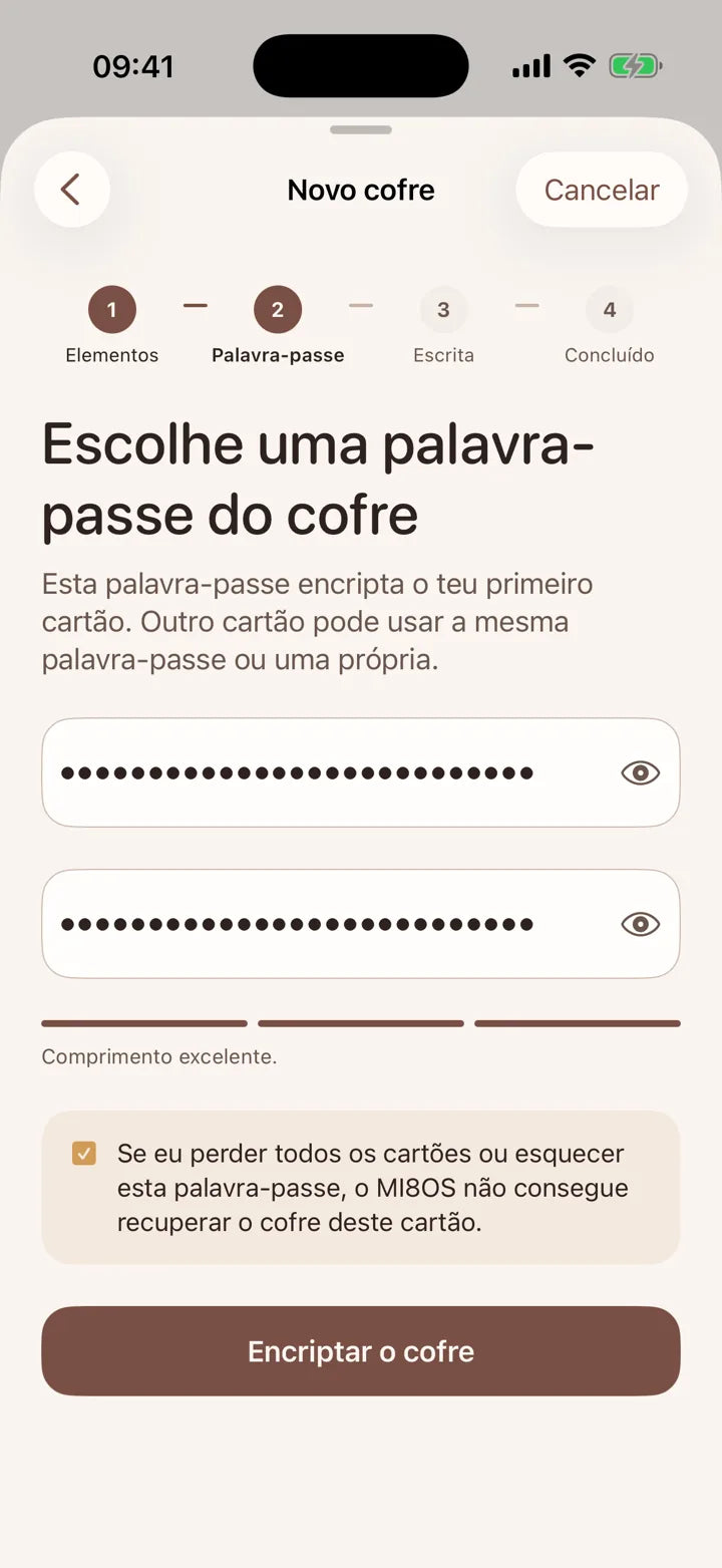 A app MI8OS no iPhone, a definir a palavra-passe do cofre